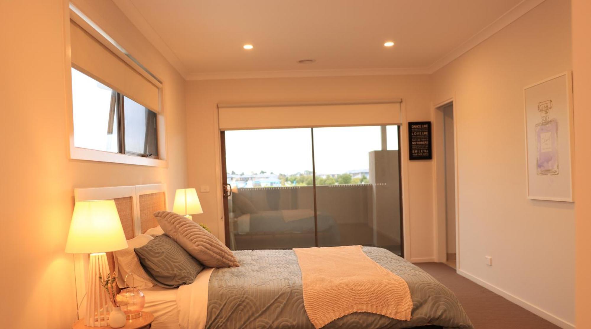 Melbourne Holiday House For 15 Peoples In Sanctuary Lake Point Cook Exterior photo
